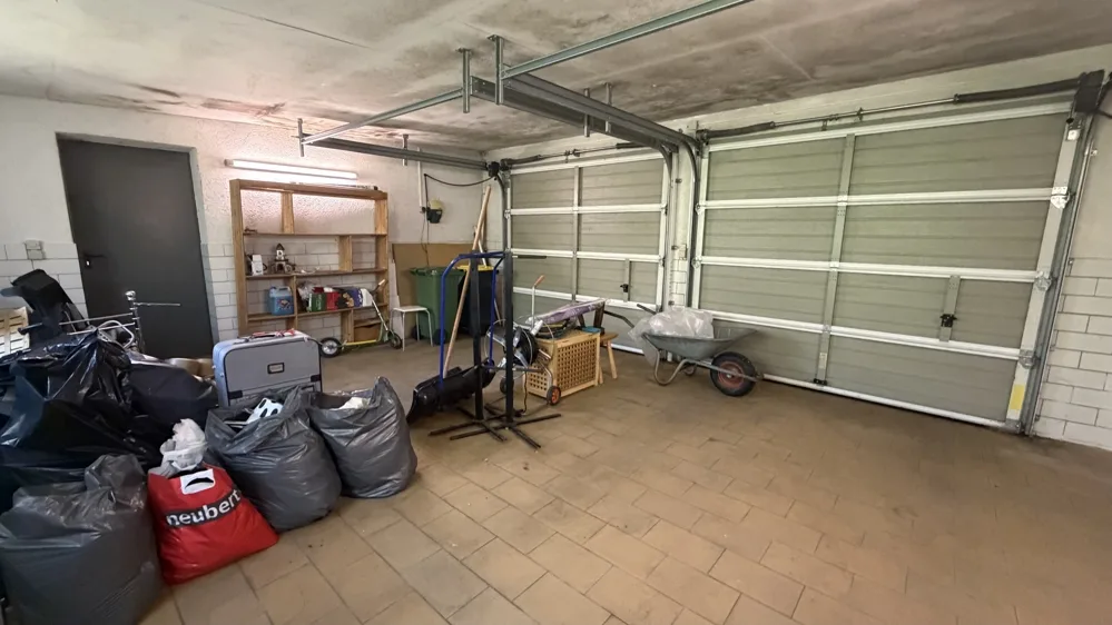 Geräumige Doppelgarage