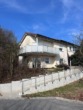 Zugang Haus - Lichtdurchflutete 2,5-Zimmer-Wohnung mit großem Balkon und Weitblick in Rödental/Mahnberg