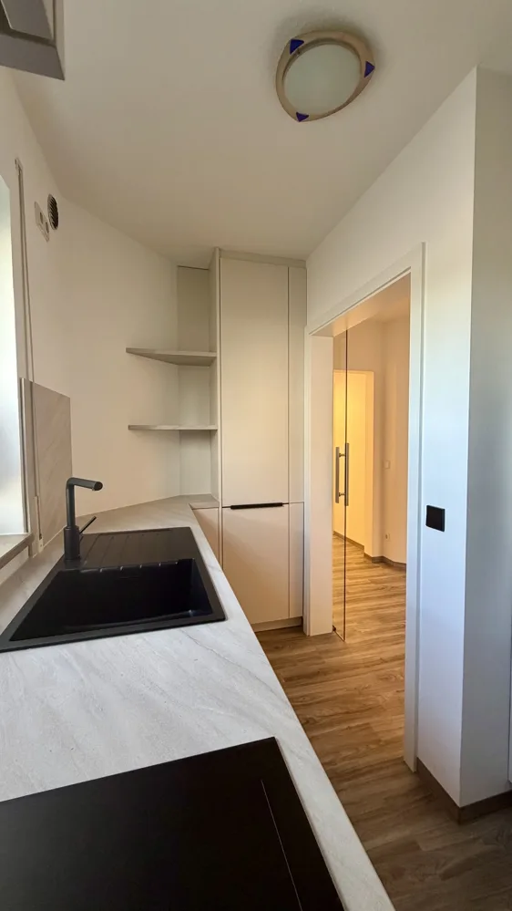 Neue, hochwertige Einbauküche