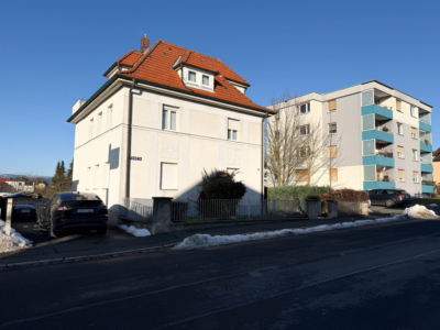 Gepflegtes Mehrfamilienhaus mit Ausbaupotenzial auf großzügigem Stadtgrundstück! Zur Eigennutzung oder Kapitalanlage, 96465 Neustadt bei Coburg, Mehrfamilienhaus