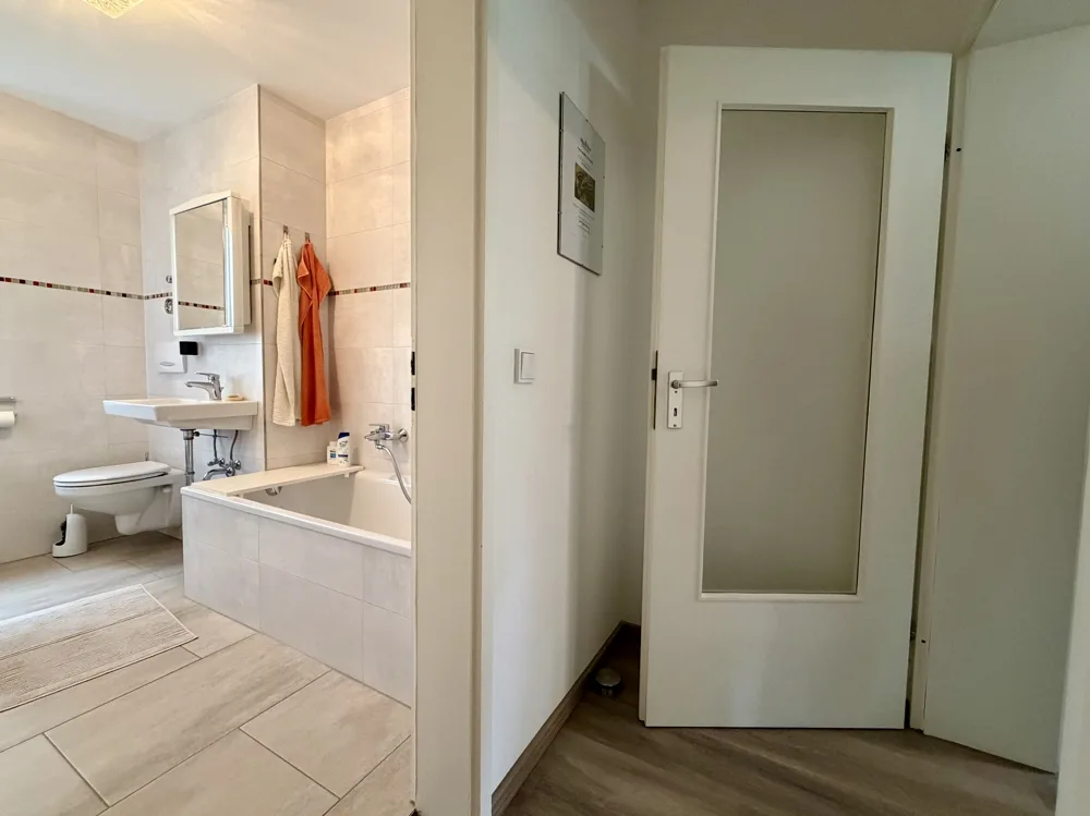 Flur zum Bad und Schlafzimmer