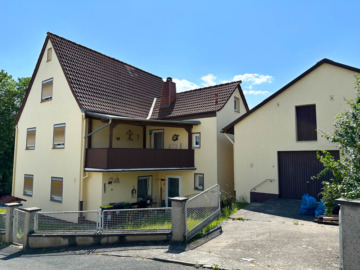 Großes Einfamilienhaus mit Garten und Garage in Weidach!, 96479 Weitramsdorf / Weidach, Einfamilienhaus