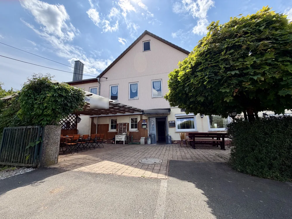 Eingangsbereich und Terrasse