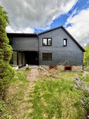 Doppelhaushälfte mit großem Garten und Wintergarten in Schalkau!, 96528 Schalkau, Doppelhaushälfte