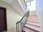 Treppenhaus - 1-Zimmer-Apartment mit großem Balkon und Stellplatz in Coburg – Nähe Campus-Design