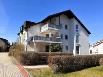 Neuer PREIS!! Lichtdurchflutete Dachgeschosswohnung mit Balkon und Garage!, 96450 Coburg / Cortendorf, Dachgeschosswohnung
