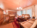 Wohnen - Bungalow in Ortsrandlage mit Blick auf Bäume und Natur