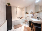 Bad - Schicke 2-Zimmer-Erdgeschosswohnung mit Balkon und TG-Stellplatz!