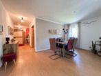 Wohnzimmer - Schicke 2-Zimmer-Erdgeschosswohnung mit Balkon und TG-Stellplatz!