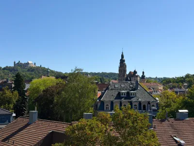 Diesen Ausblick können Sie kaufen! 3-Zimmer-Eigentumswohnung mit Balkon, Aufzug und traumhaftem Ausblick über Coburg, 96450 Coburg, Etagenwohnung