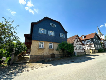 Bauernhaus mit zwei Wohnungen, Scheune und Werkstatt zu verkaufen!, 96145 Seßlach, Einfamilienhaus