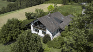 Provisionsfrei! Exklusives Einfamilienhaus am Waldrand mit traumhaftem Panoramablick!, 96486 Lautertal, Einfamilienhaus