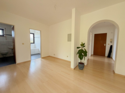 Große 3-Zimmer-Wohnung mit zwei Balkonen und Garage in Coburg!, 96450 Coburg, Erdgeschosswohnung