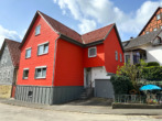 Gepflegtes Einfamilienhaus mit kleinen Garten und Garage in Heldritt! - Straßenansicht