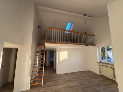 3-Zimmer-Wohnung mit schönem Balkon und Galerie, 96450 Coburg, Etagenwohnung