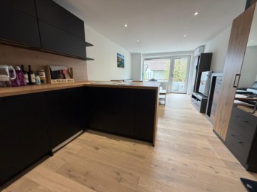 Hochwertig renovierte 1,5-Zimmer-Wohnung mit Balkon in absoluter Zentrumsnähe & Campus Design, 96450 Coburg, Etagenwohnung