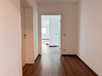 Große 2-Zimmer-Wohnung mit Aufzug, zwei Balkonen und Tiefgaragenstellplatz! Eigennutzung möglich!, 96450 Coburg, Etagenwohnung