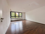 Wohnzimmer - Neuer Preis! TOP-Renovierte 3-Zi.-Whg. mit Balkon in toller Innenstadtlage