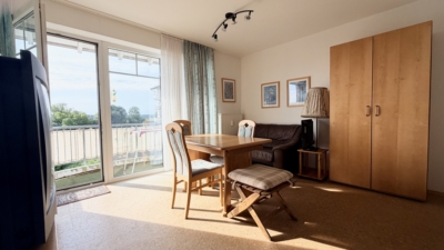 Ruhig gelegenes 1-Zimmer-Appartment mit separater Küche und Balkon, 96476 Bad Rodach, Etagenwohnung