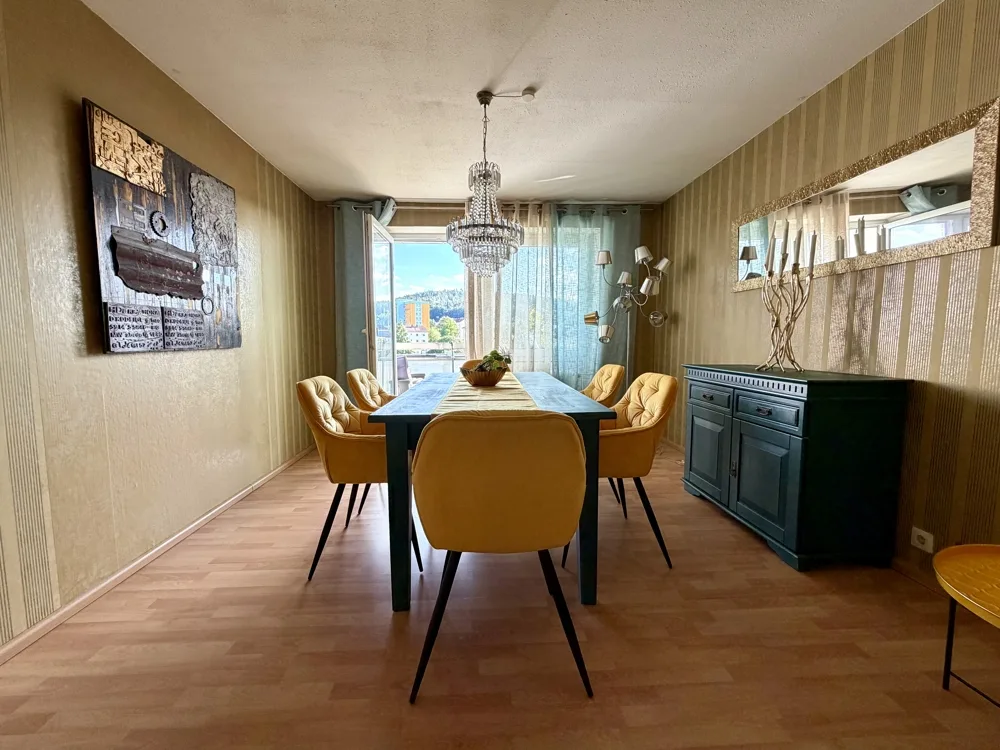 Esszimmer mit Süd-Balkon