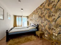 Schlafzimmer mit West-Balkon