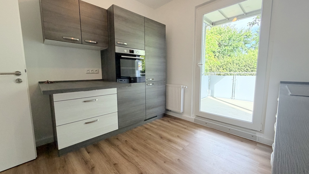 Küche mit Balkon