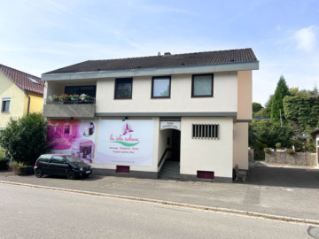 Mehrfamilienhaus mit moderner Praxis auf großzügigem Grundstück! Zur Eigennutzung oder als Kapitalanlage!, 96484 Meeder, Haus
