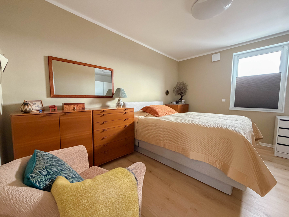 Schlafzimmer 1