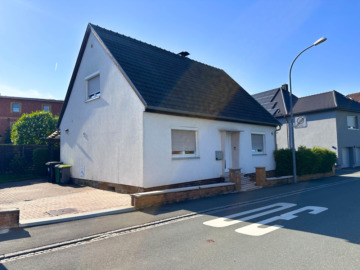 Preisanpassung! Gemütliches Einfamilienhaus in zentraler, dennoch ruhiger Lage!, 96242 Sonnefeld, Einfamilienhaus
