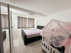 Gepflegtes Zweifamilienhaus mit Einliegerwohnung in Coburg-Neuses - Schlafzimmer EG