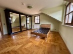 Schlafzimmer OG - Wohnen mit Blick ins Grüne – Kleines, bezugsfreies EFH mit pflegeleichtem Garten in Judenbach!